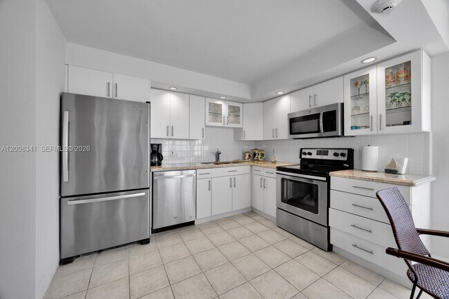 Building Photo - 607 Ocean Dr