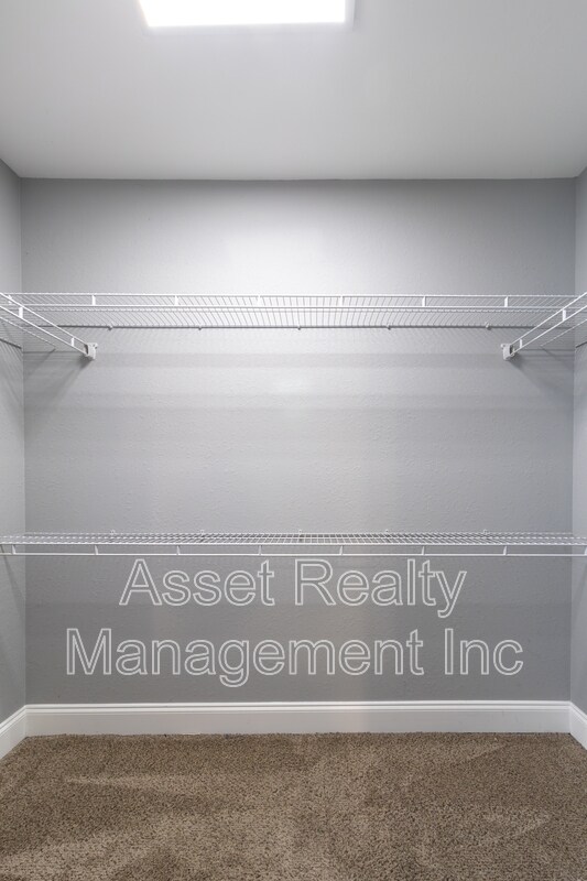 Building Photo - 926 Warrior Hill Dr