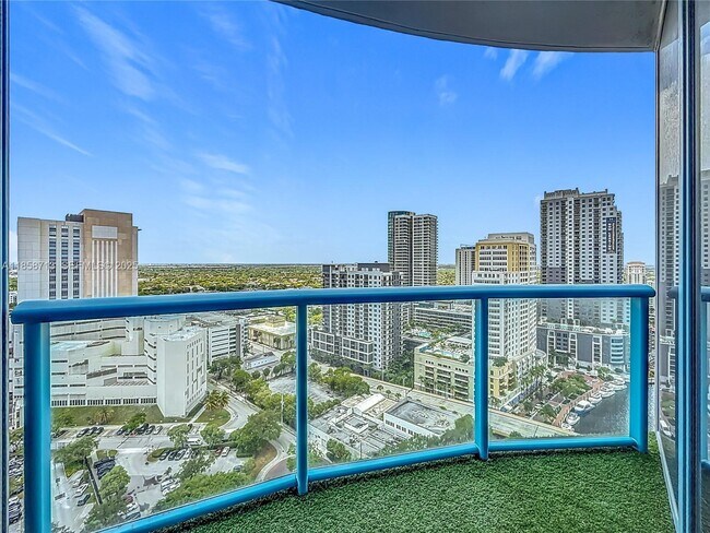 Building Photo - 333 Las Olas Way