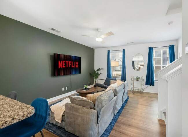 Building Photo - 1131 Fairway Green Ln