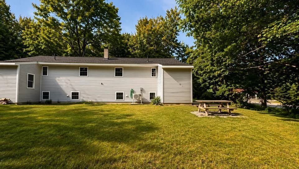 Building Photo - 10 Land of Nod