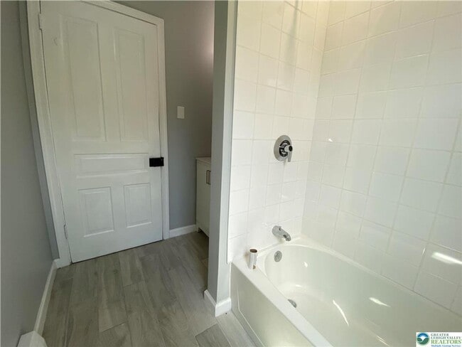 Building Photo - 3 bedroom beauty in Palmerton for rent