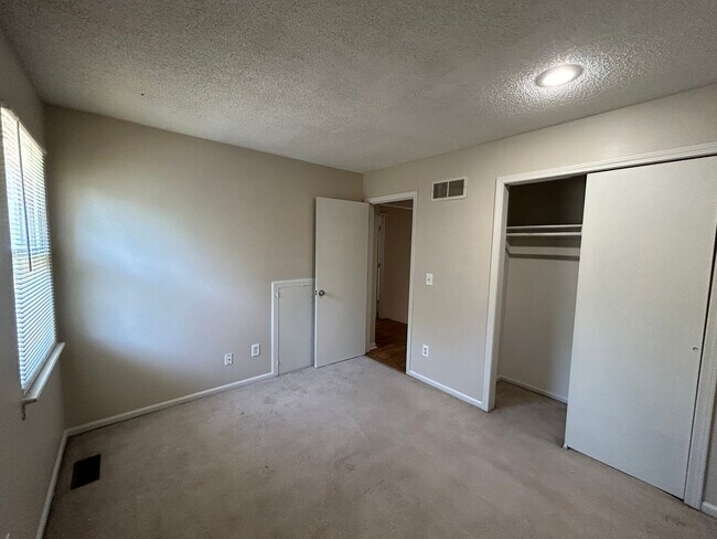 Building Photo - 11800 Caenen St