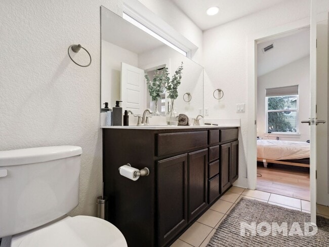 Building Photo - 2917 Bond Dr