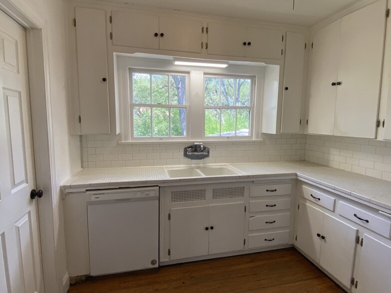 Building Photo - 3901 Willbert Rd