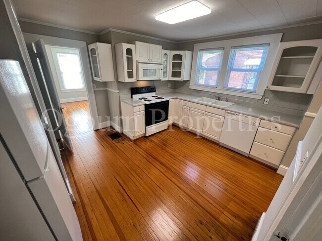 Building Photo - 649 Linville Rd