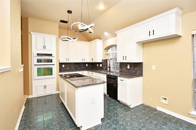 Building Photo - 7602 Melody Cir