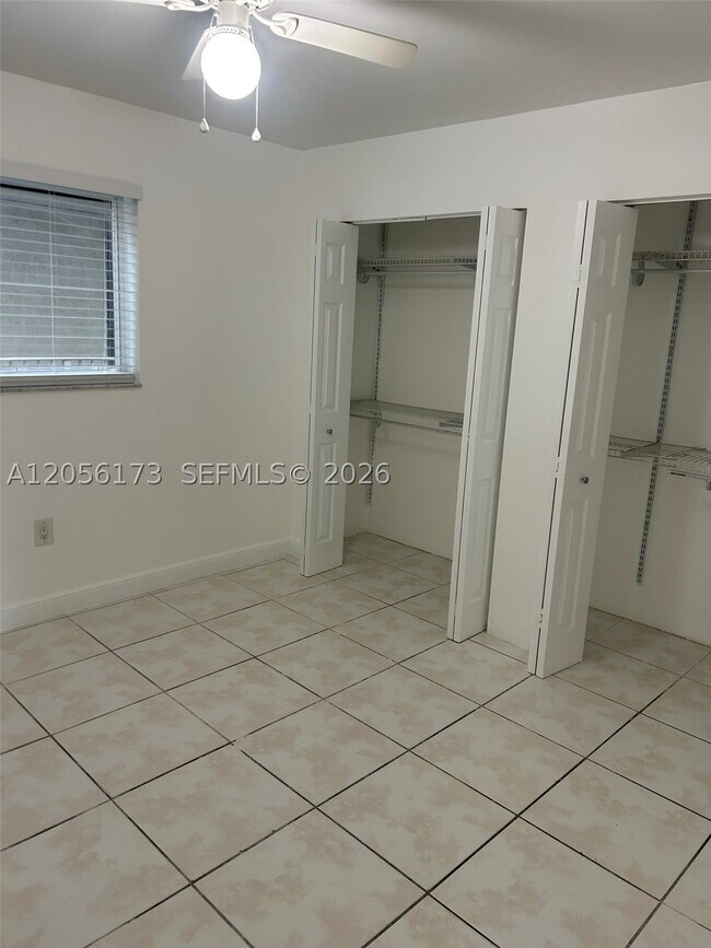 Building Photo - 10000 NW 80th Ct