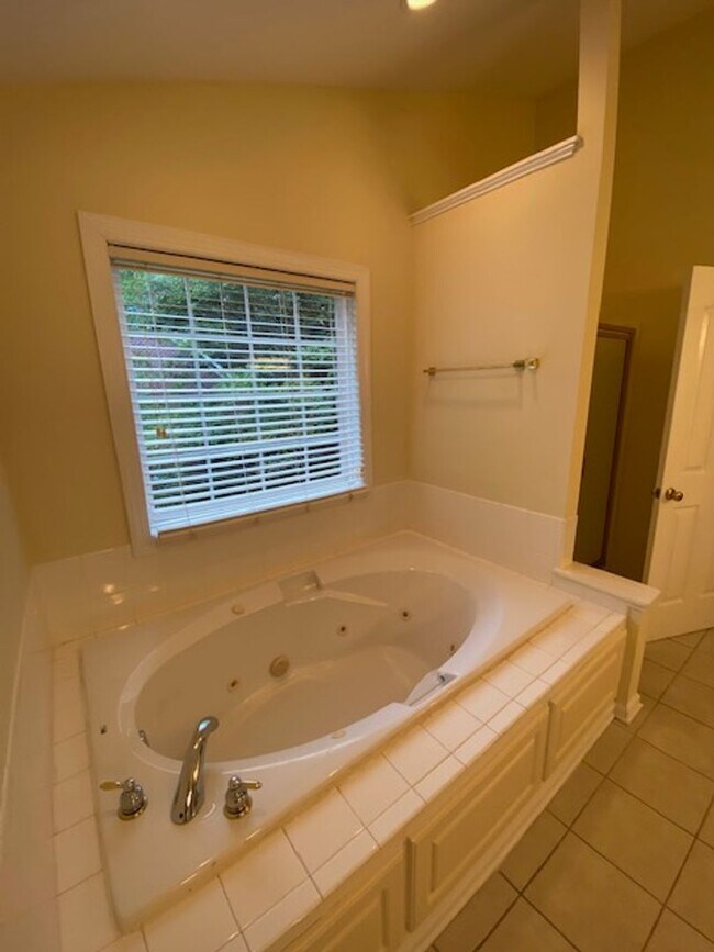 Building Photo - 506 Eagle Pointe Dr