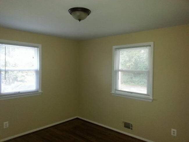 Building Photo - 2319 Stryker Ave