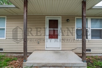 Building Photo - 1948 S Everett St