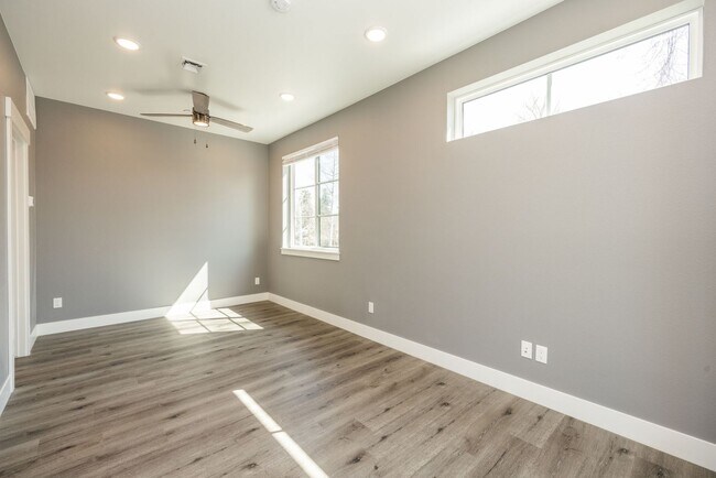 Building Photo - 745 N Washington Ave