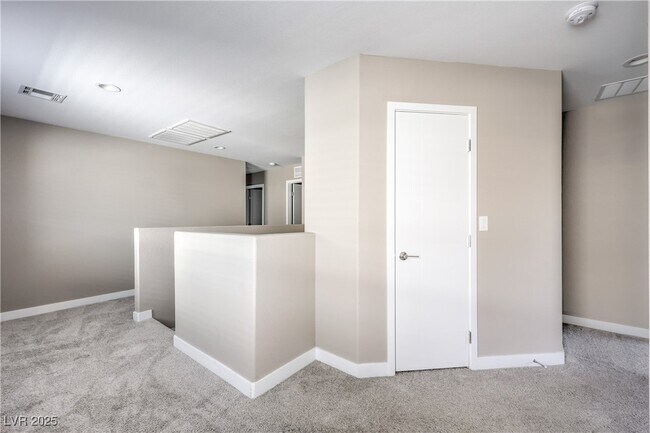 Building Photo - 3718 Paseo de Paz Ave