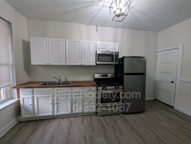 Building Photo - 3922-3924 Botanical Avenue