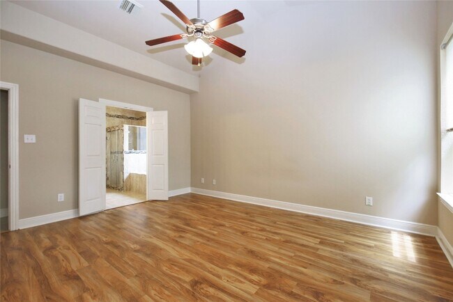 Building Photo - 438 Magnolia Blossom