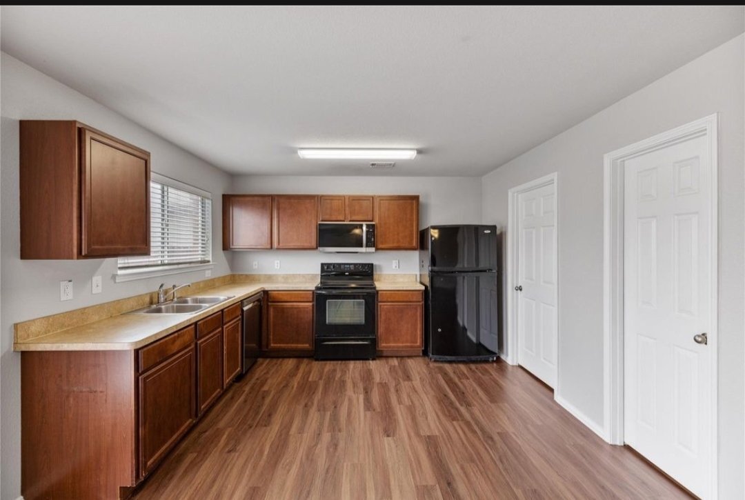 Building Photo - 2048 Stagecoach Trail