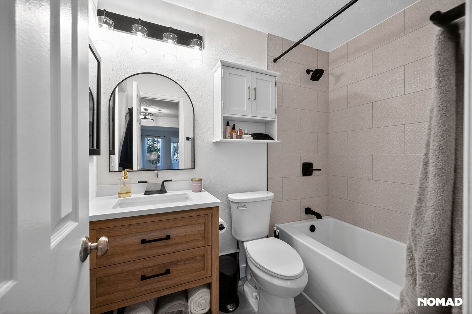 Building Photo - 4838 E Kentucky Ave