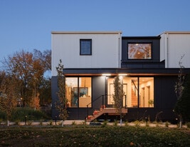 Building Photo - Little Mod