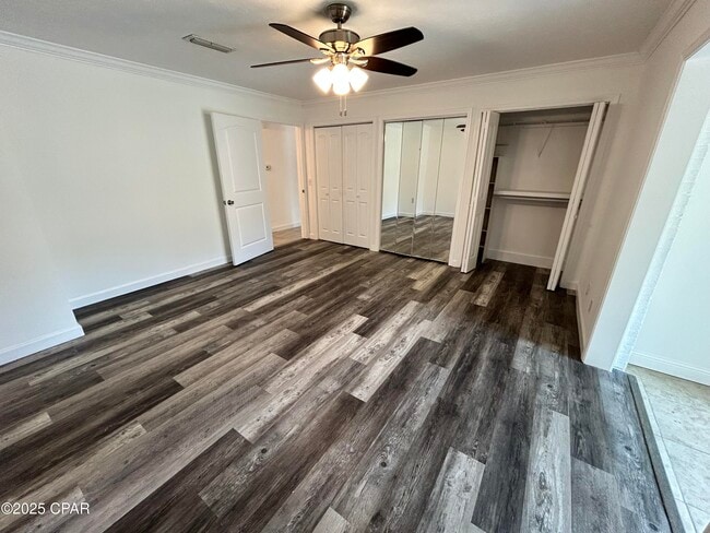 Building Photo - 205 Sunset Ln