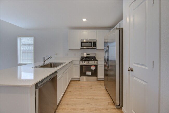 Building Photo - 9910 Oakheath Blf Dr