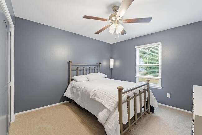 Building Photo - 2234 Willow Point Dr