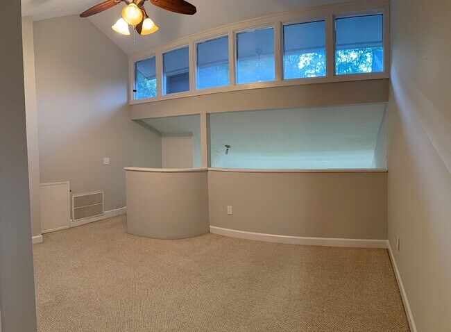 Building Photo - 200 Woodgreen Dr