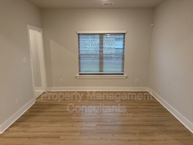 Building Photo - 14872 Demarie Ln