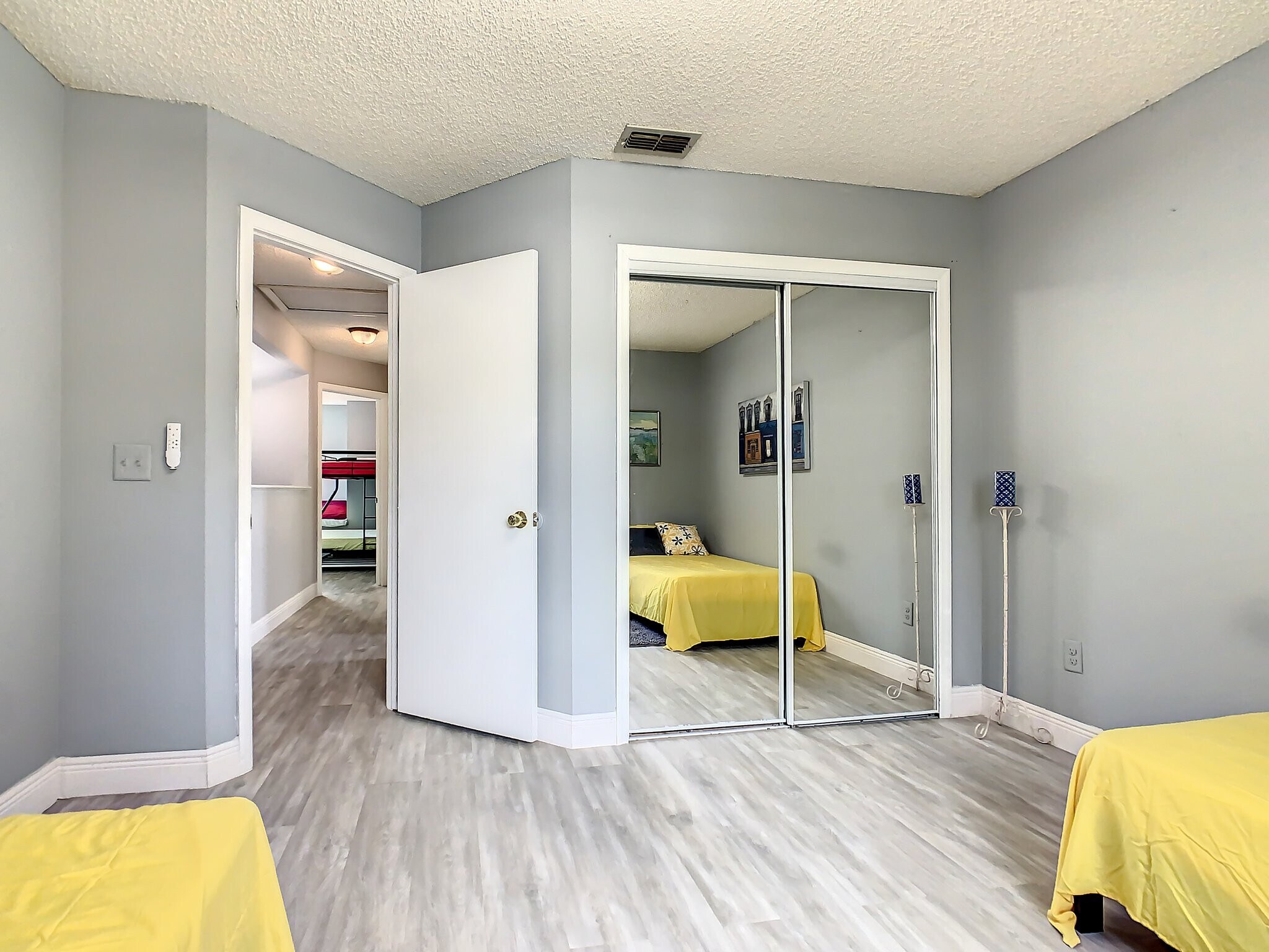 Building Photo - 4840 Kingston Cir