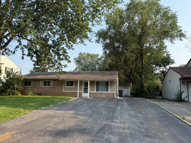 Building Photo - 533 Redwood Rd