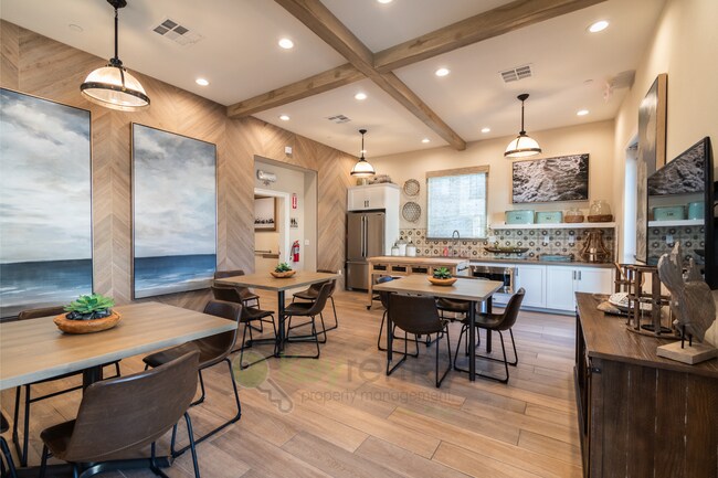 Building Photo - Stunning Verano at Skyline |Gated Communit...