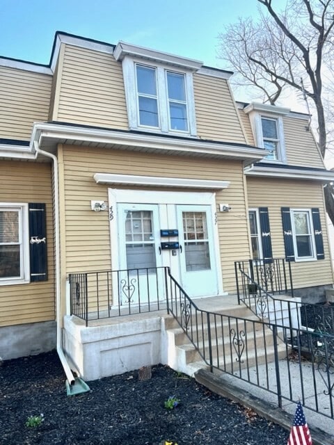 Building Photo - 429 High St