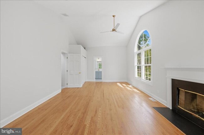 Building Photo - 5736 8th Rd N