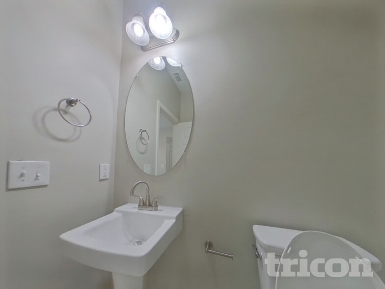 Building Photo - 482 Rutlidge Park Ln