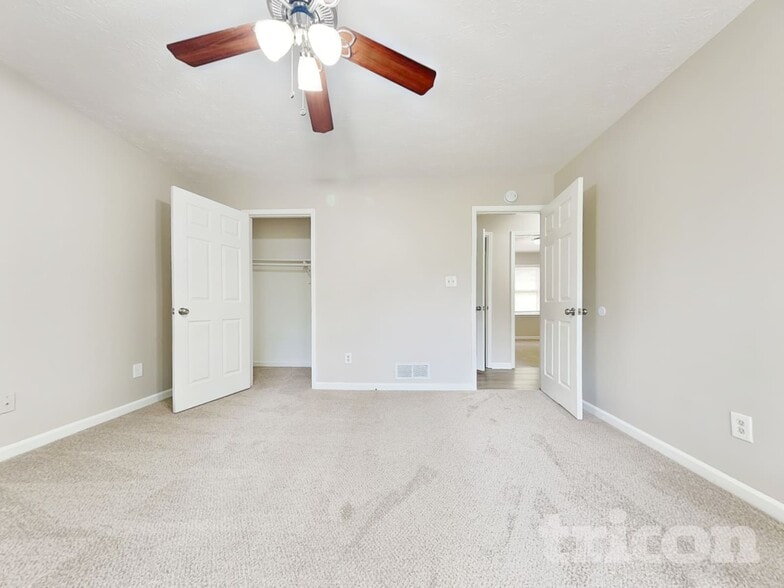 Building Photo - 3735 Linwood Way