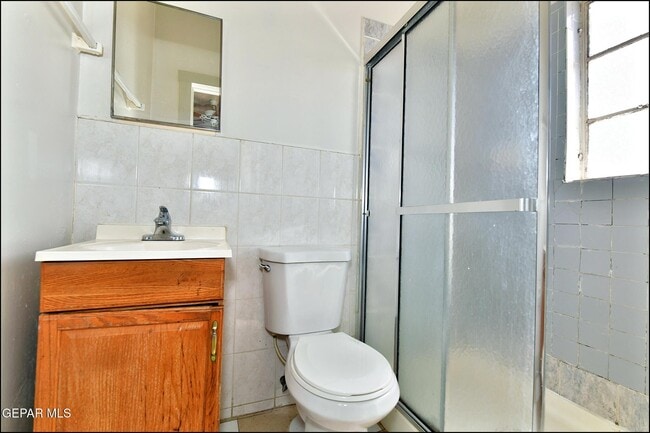 Building Photo - 2526 Yandell Dr