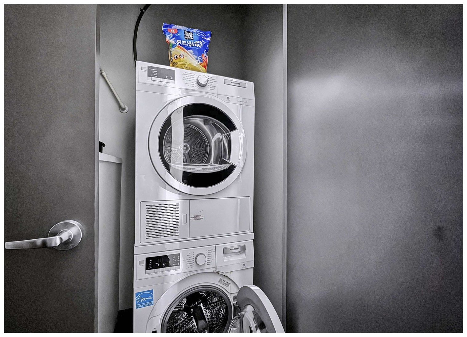 Building Photo - 555 Evergreen St