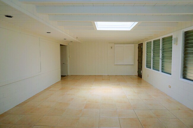 Building Photo - Spacious, Pet Friendly House Near Kailua B...