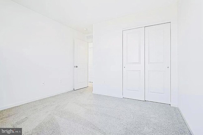 Building Photo - 9 Shillington Ln