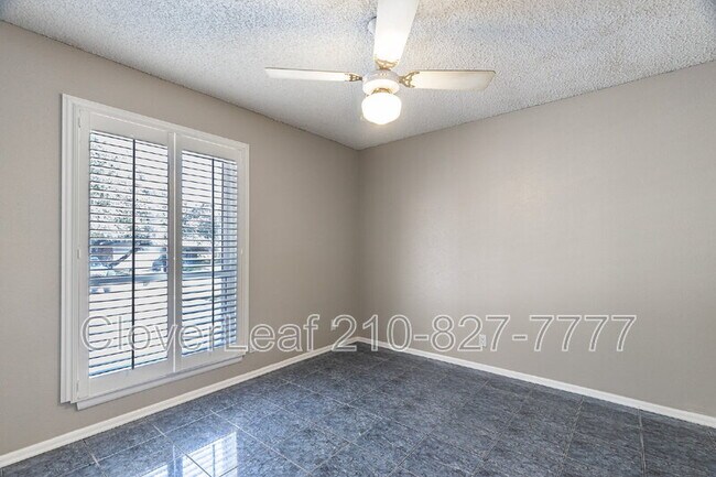Building Photo - 8246 Phoenix Ave