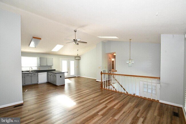 Building Photo - 11 Jody Ct