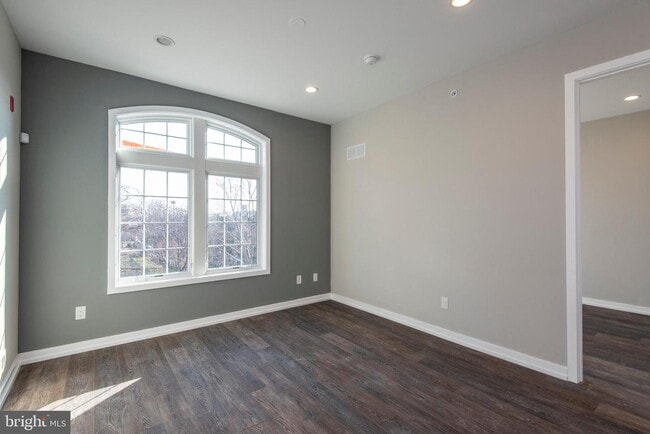 Building Photo - 1340 S 13th St