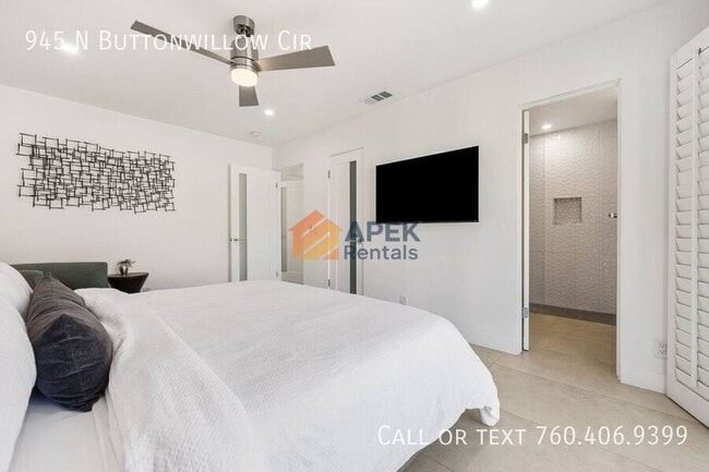 Building Photo - 945 N Buttonwillow Cir