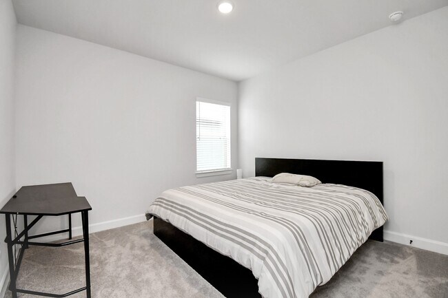 Building Photo - 1538 Park Path Dr