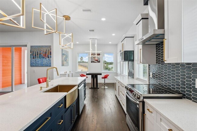 Building Photo - 8605 Inwood Dr