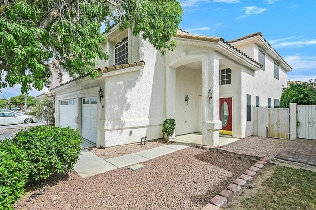 Building Photo - 881 Brunellos Ave