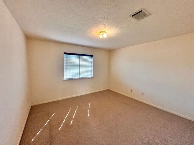 Building Photo - 2203 Nashua Dr