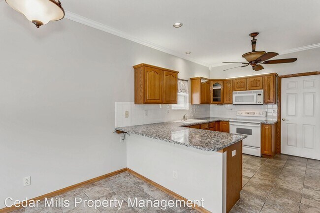 Building Photo - 4 br, 3 bath House - 1950 S Webb #117