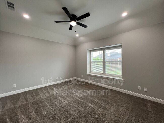 Building Photo - 5413 Harrys Pl