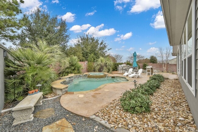 Building Photo - 2072 Laurie Darlin Dr