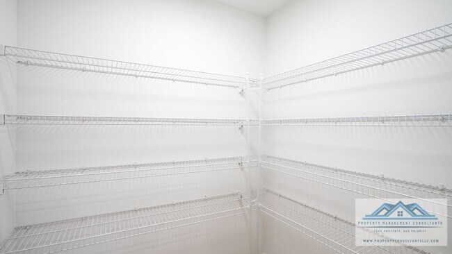 Building Photo - 102 Millbury Way